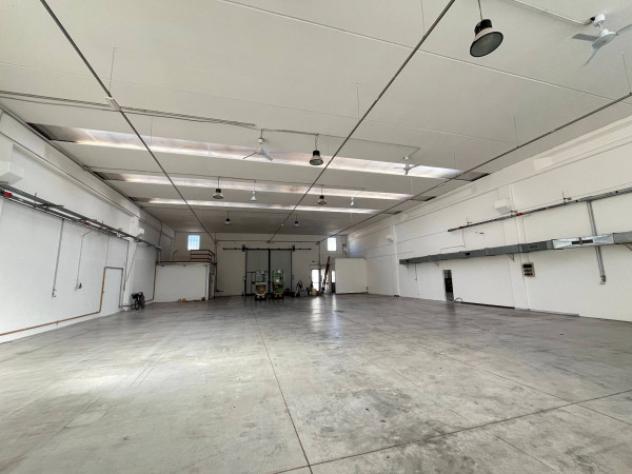 locale commerciale in affitto a Torbole Casaglia