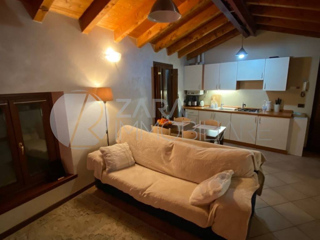 appartamento in affitto a Toscolano-Maderno in zona Cecina