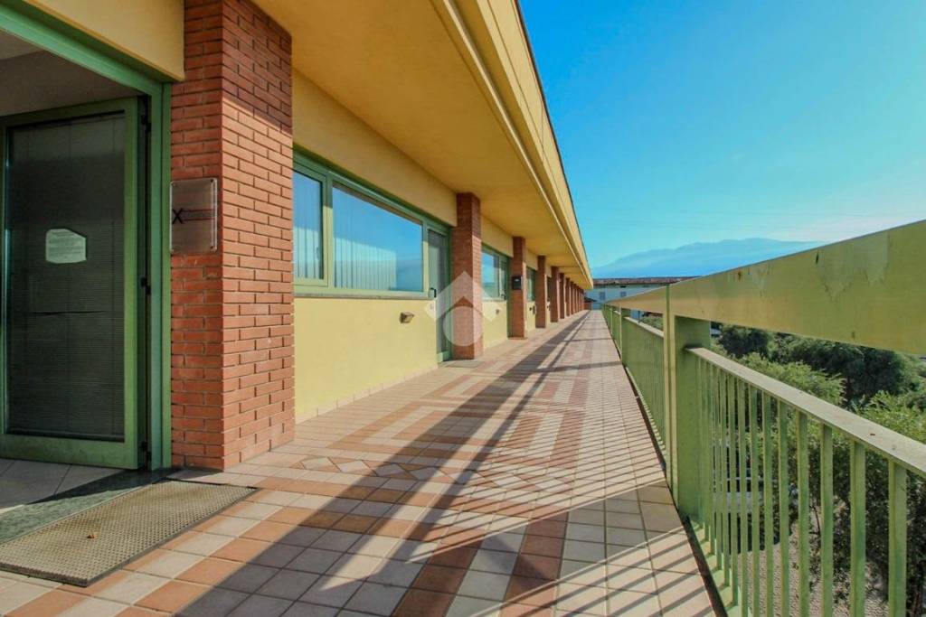 ufficio in affitto a Toscolano-Maderno in zona Toscolano