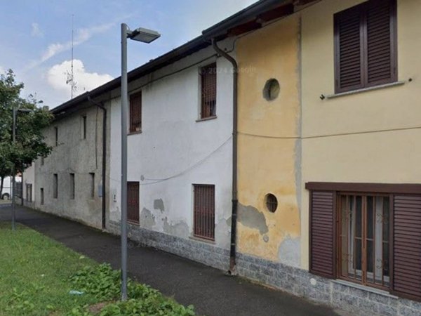 negozio in affitto a Toscolano-Maderno in zona Maderno