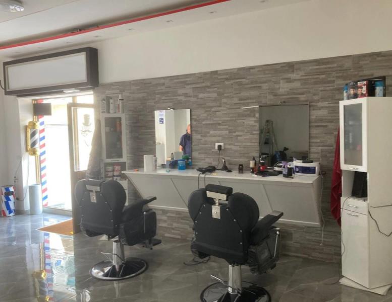 negozio in affitto a Toscolano-Maderno in zona Maderno