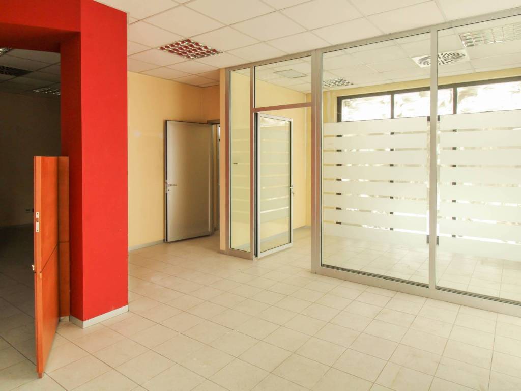 negozio in affitto a Travagliato