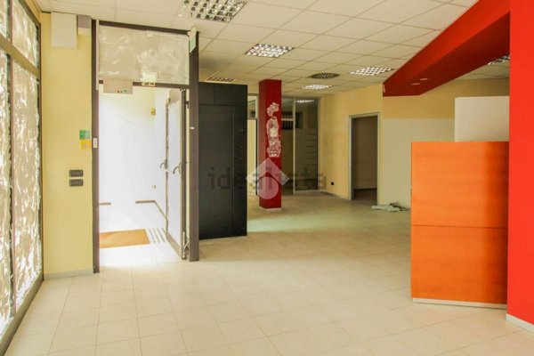 negozio in affitto a Travagliato
