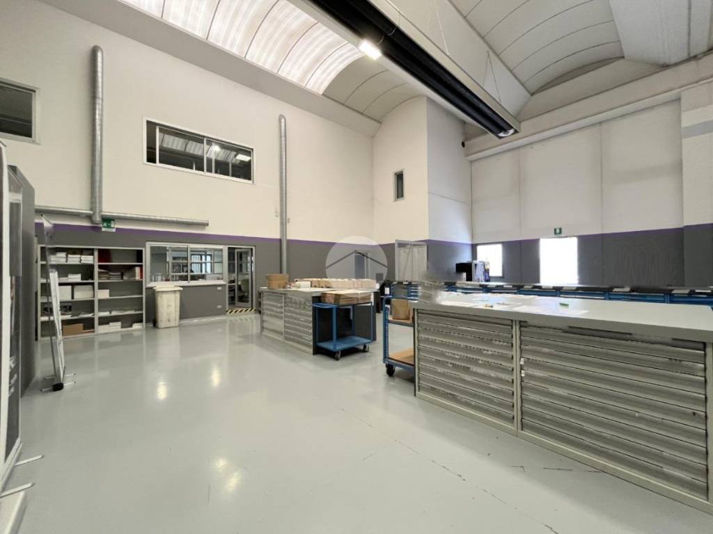 locale commerciale in affitto a Travagliato