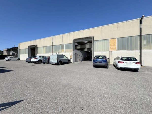 locale commerciale in affitto a Travagliato