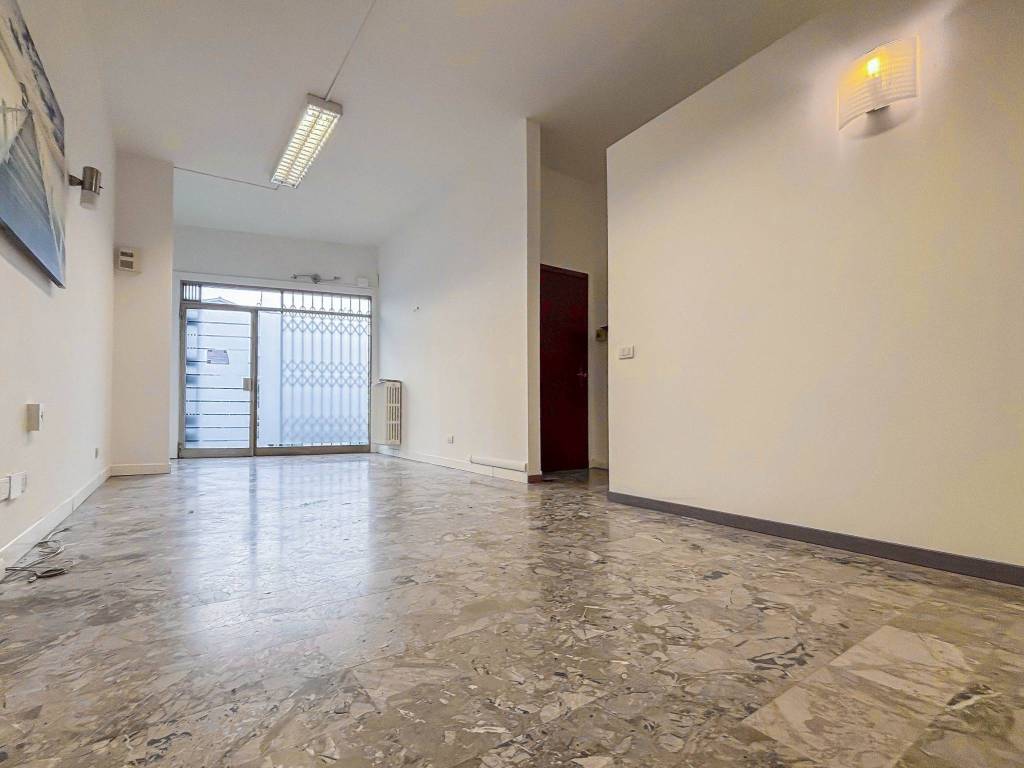 negozio in affitto a Travagliato