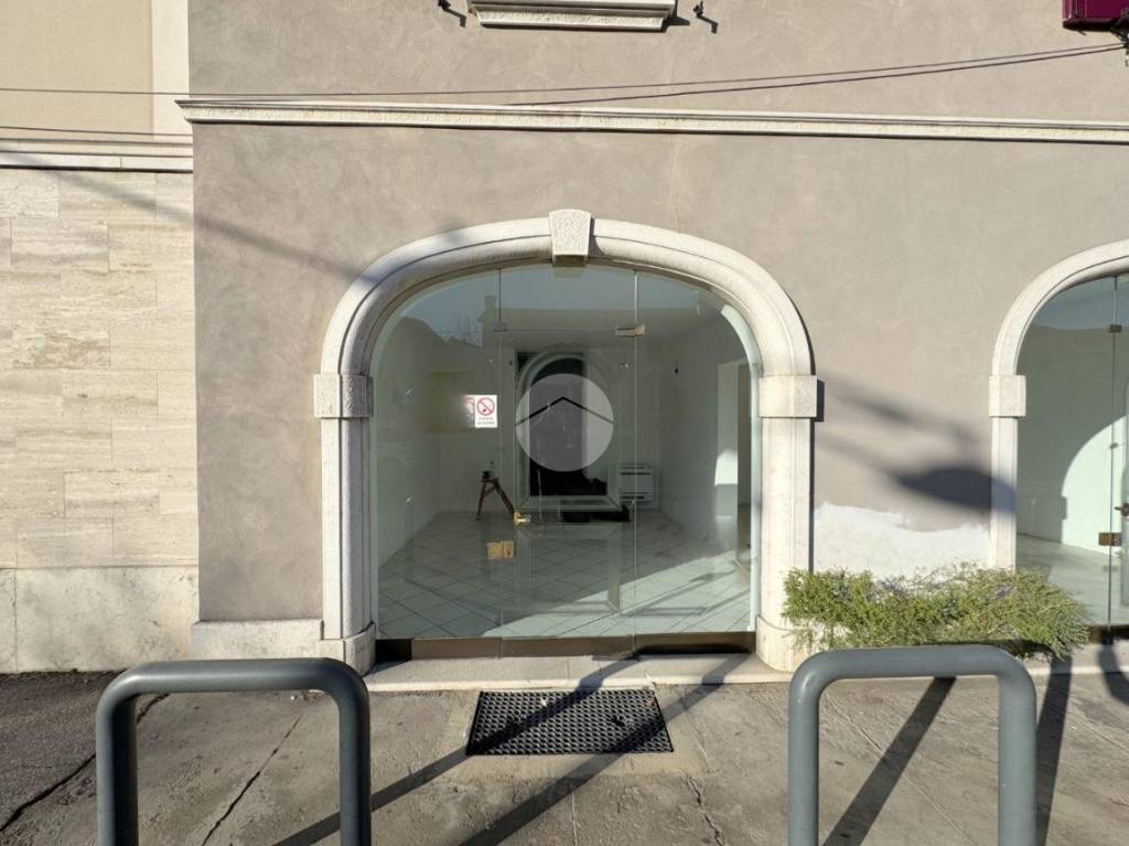 negozio in affitto a Travagliato