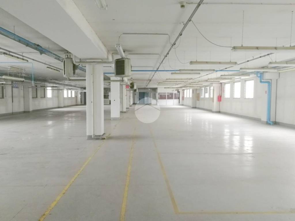 locale commerciale in affitto a Travagliato