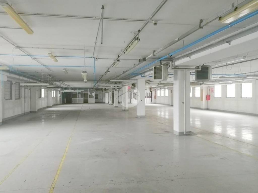 locale commerciale in affitto a Travagliato