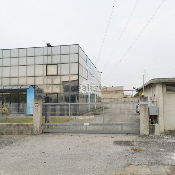 locale commerciale in affitto a Travagliato