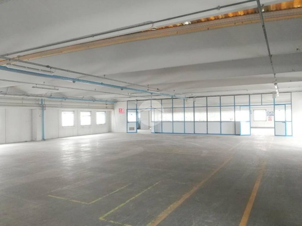 locale commerciale in affitto a Travagliato