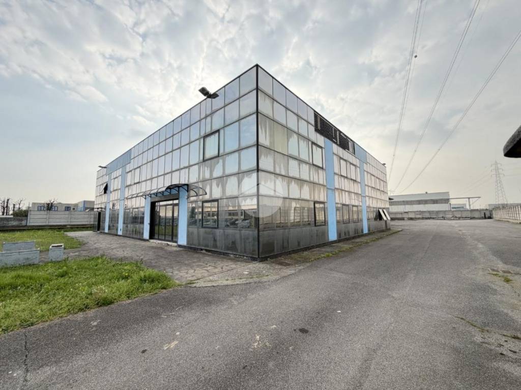 locale commerciale in affitto a Travagliato