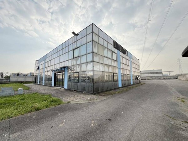 locale commerciale in affitto a Travagliato