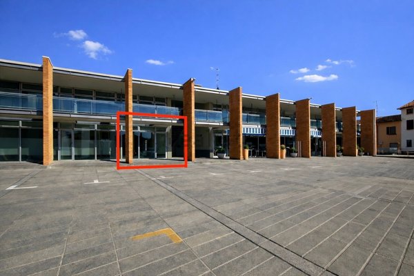 locale commerciale in affitto a Trenzano