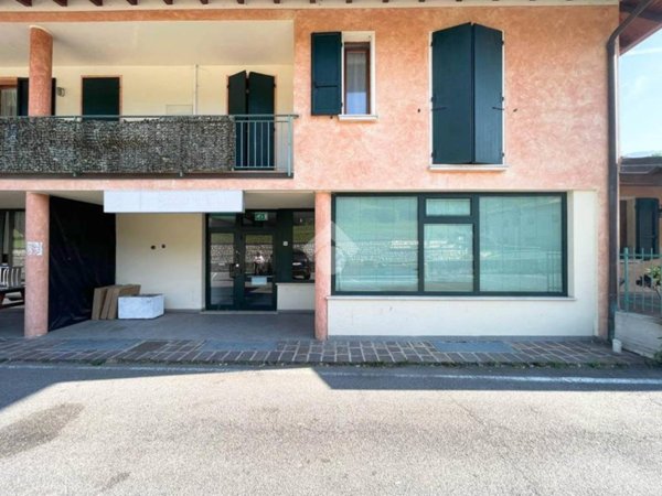 negozio in affitto a Vallio Terme