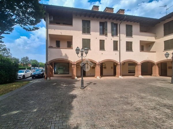 locale commerciale in affitto a Verolanuova