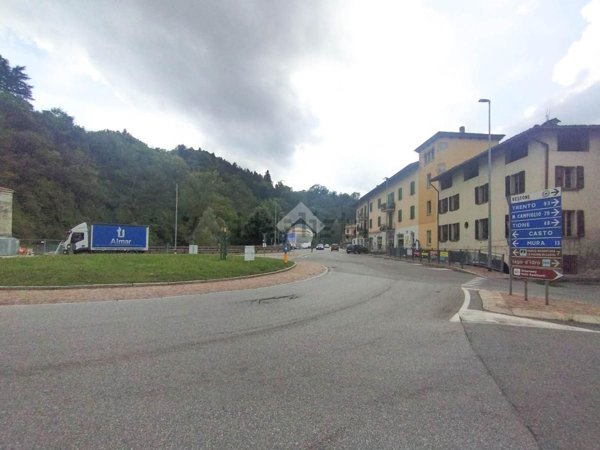 negozio in affitto a Vestone in zona Nozza