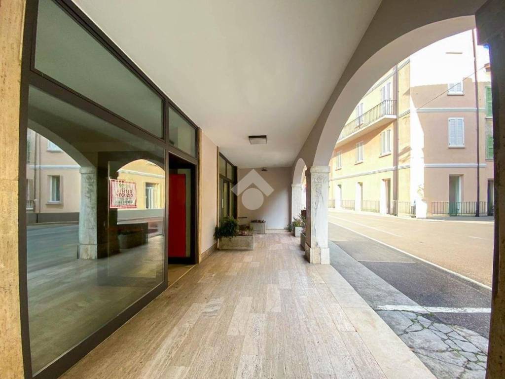 negozio in affitto a Vestone in zona Nozza