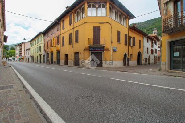 negozio in affitto a Villanuova sul Clisi