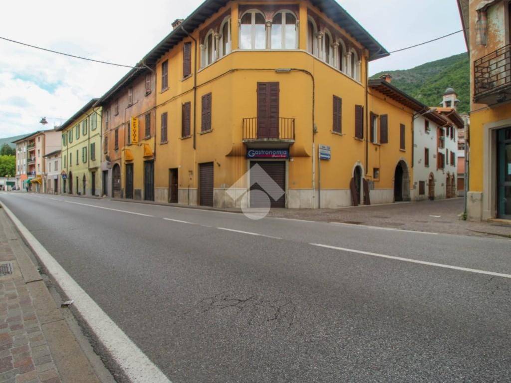 negozio in affitto a Villanuova sul Clisi