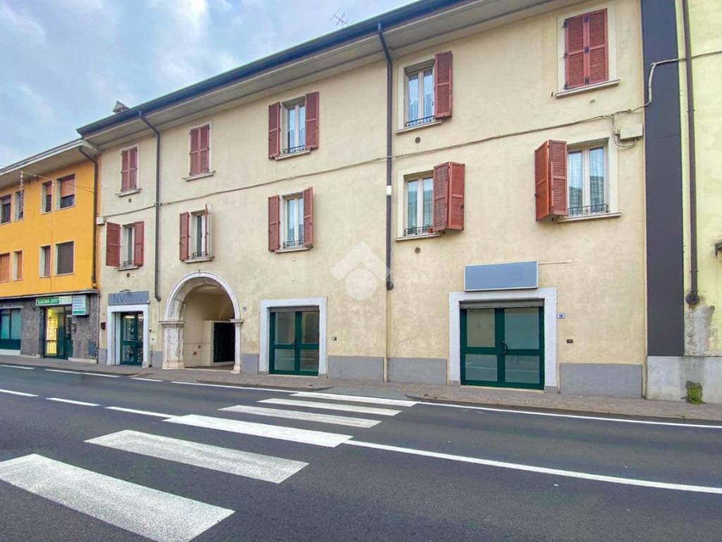 negozio in affitto a Villanuova sul Clisi