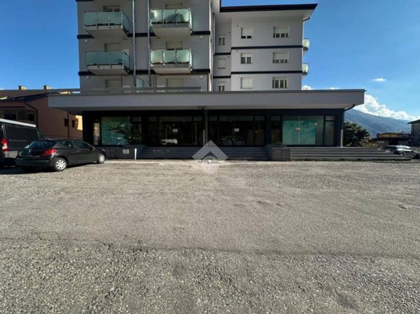 negozio in affitto a Piancogno in zona Piamborno