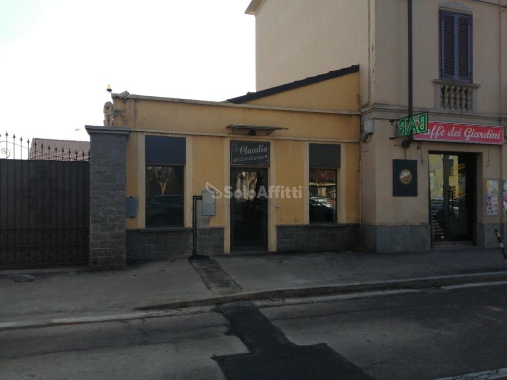 locale commerciale in affitto a Chieri
