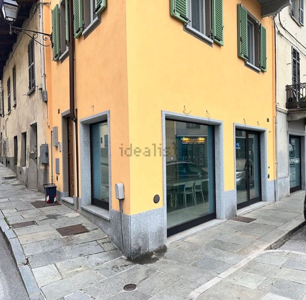 locale commerciale in affitto a Chieri