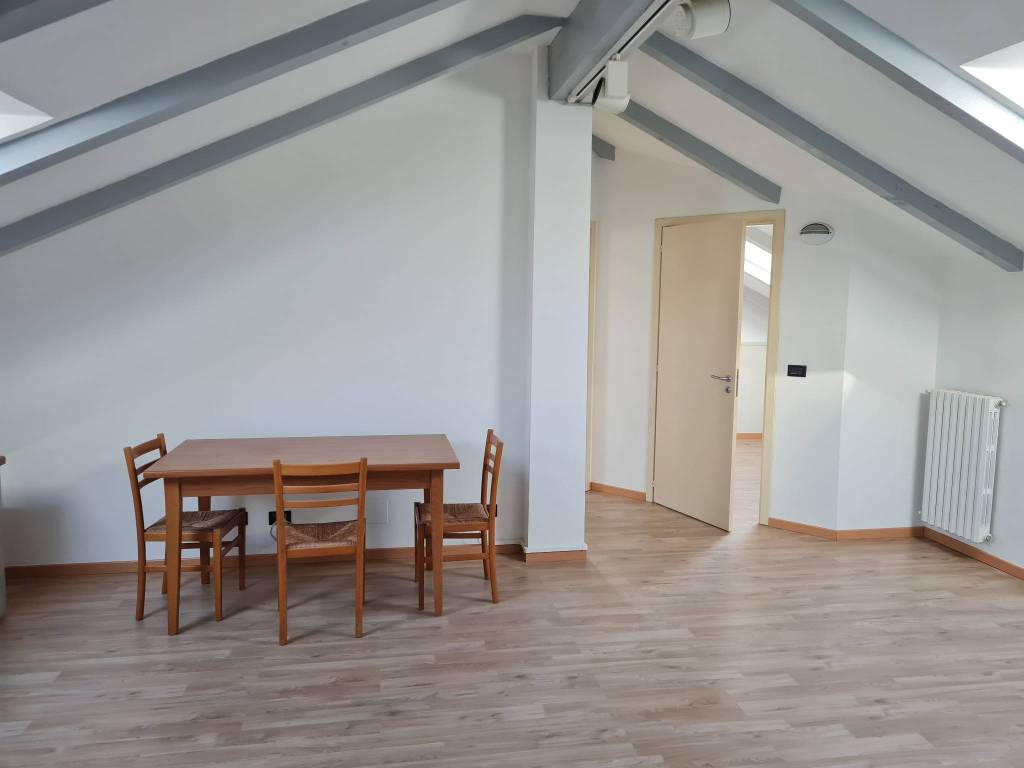 appartamento in affitto a Chieri in zona Roaschia