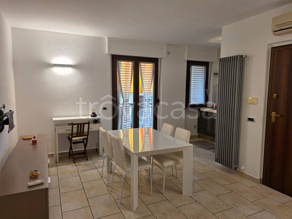 appartamento in affitto a Chieri in zona Roaschia
