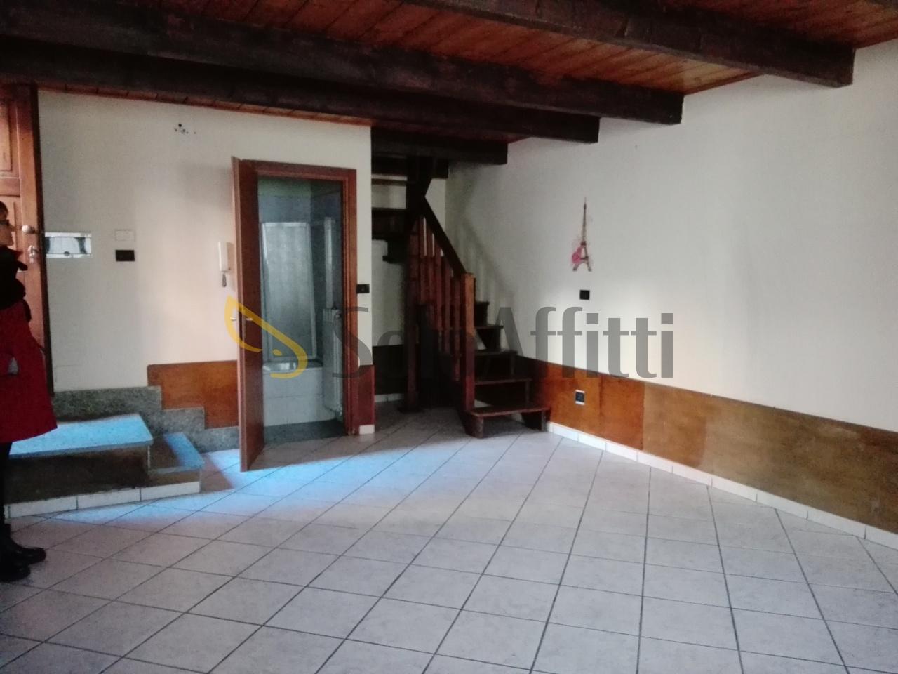 locale commerciale in affitto a Chieri