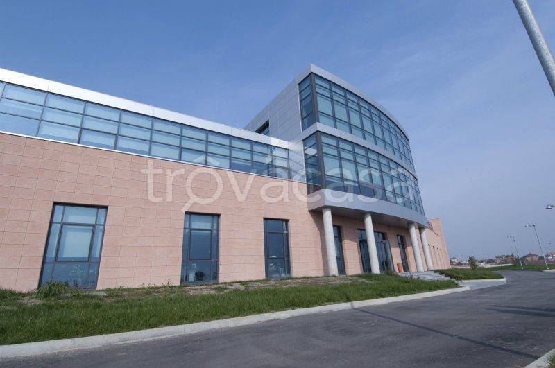 locale commerciale in affitto a Chieri