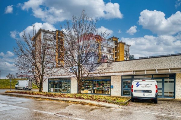 negozio in affitto a Chieri