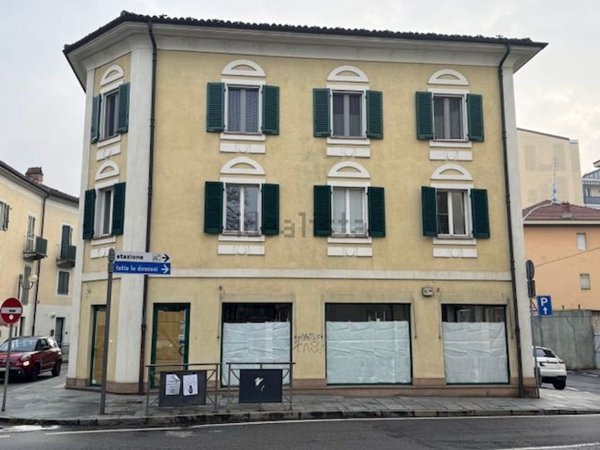 locale commerciale in affitto a Chieri