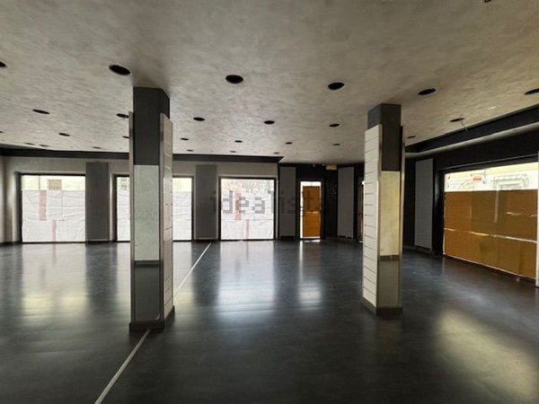 locale commerciale in affitto a Chieri