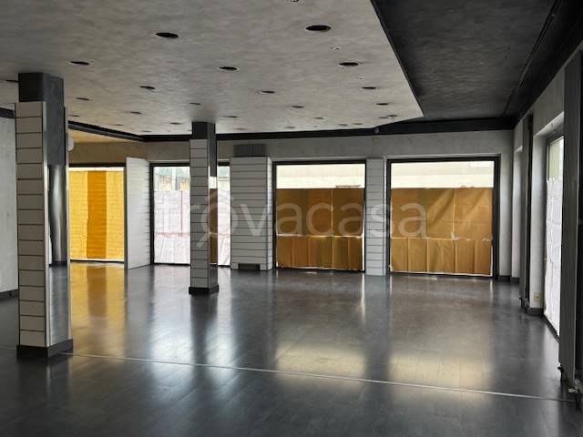 negozio in affitto a Chieri