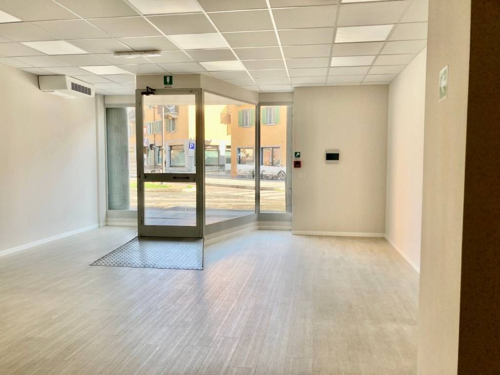 negozio in affitto a Chieri