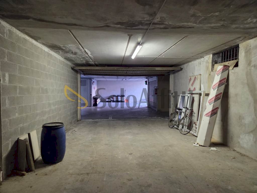 locale di sgombero in affitto a Chieri