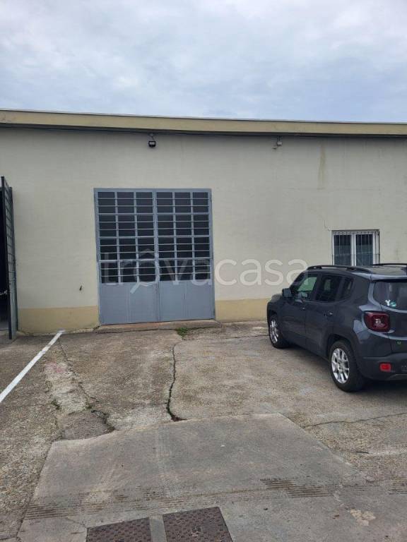 locale commerciale in affitto a Chieri