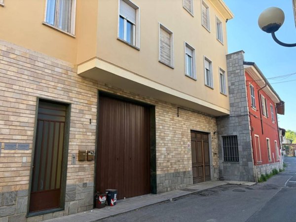 locale commerciale in affitto a Chieri