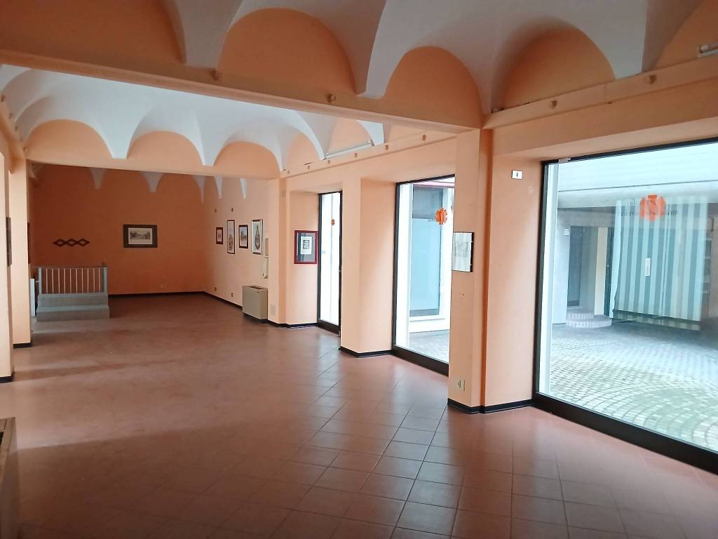 negozio in affitto a Chieri