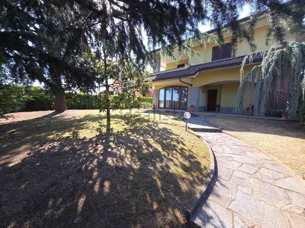 appartamento in affitto a Chieri in zona Roaschia