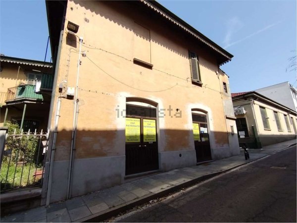locale commerciale in affitto a Chieri