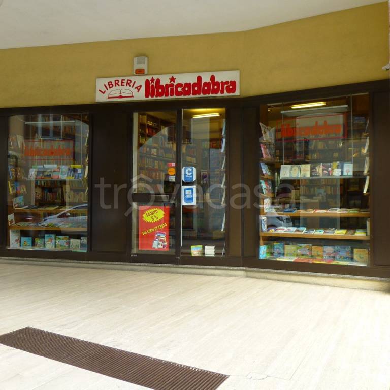 negozio in affitto a Chieri