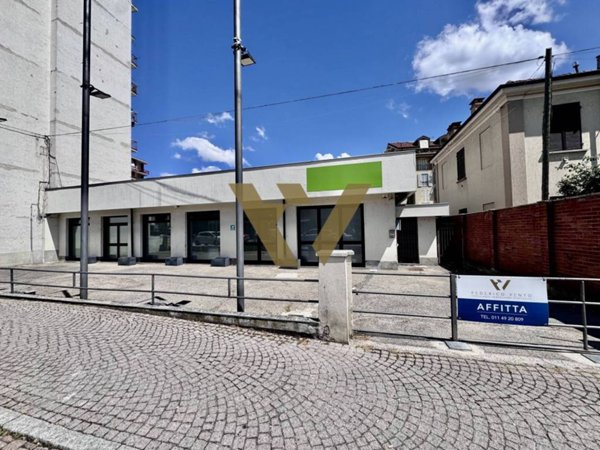 locale commerciale in affitto a Chieri