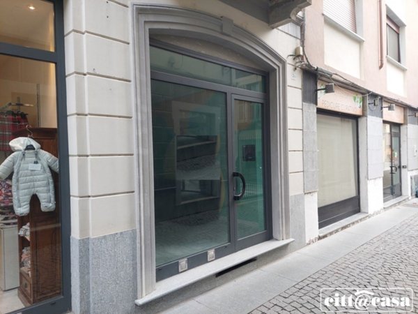 negozio in affitto a Chivasso