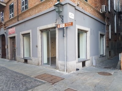 negozio in affitto a Chivasso