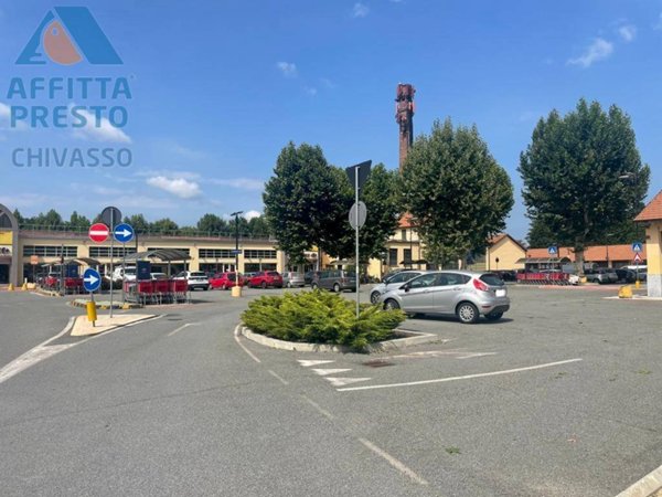 negozio in affitto a Chivasso