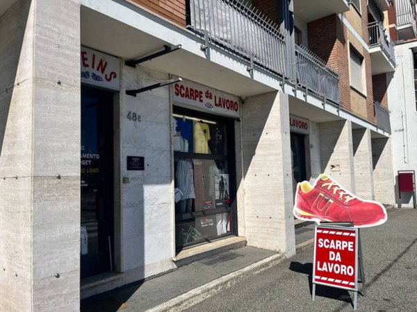 negozio in affitto a Chivasso