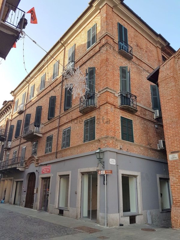 locale commerciale in affitto a Chivasso